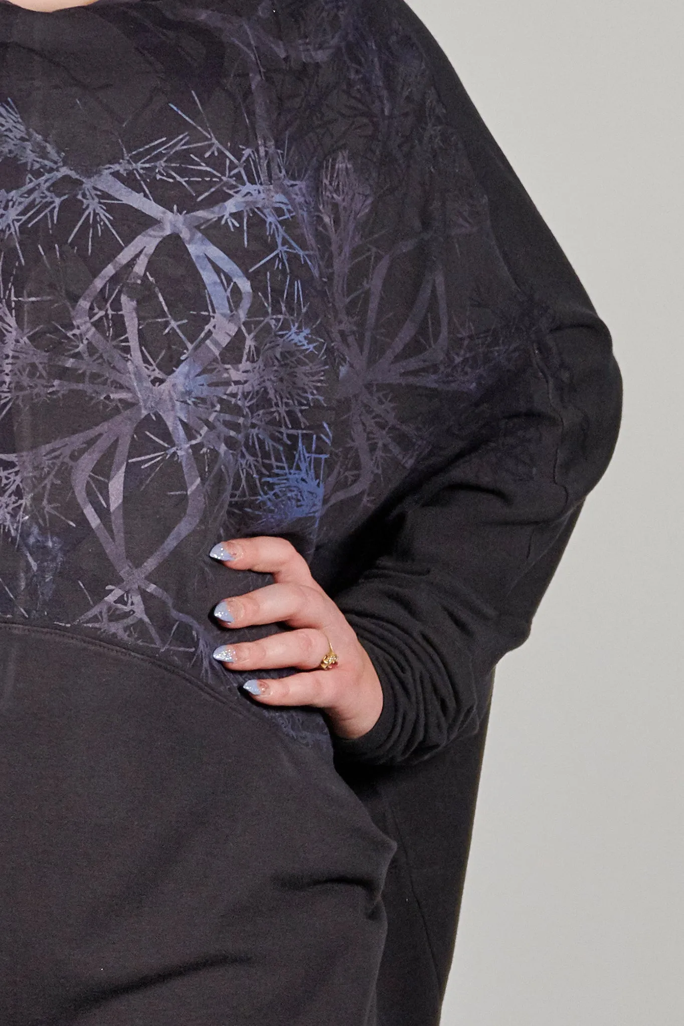 2296 Cocoon Pullover Plumblack-P