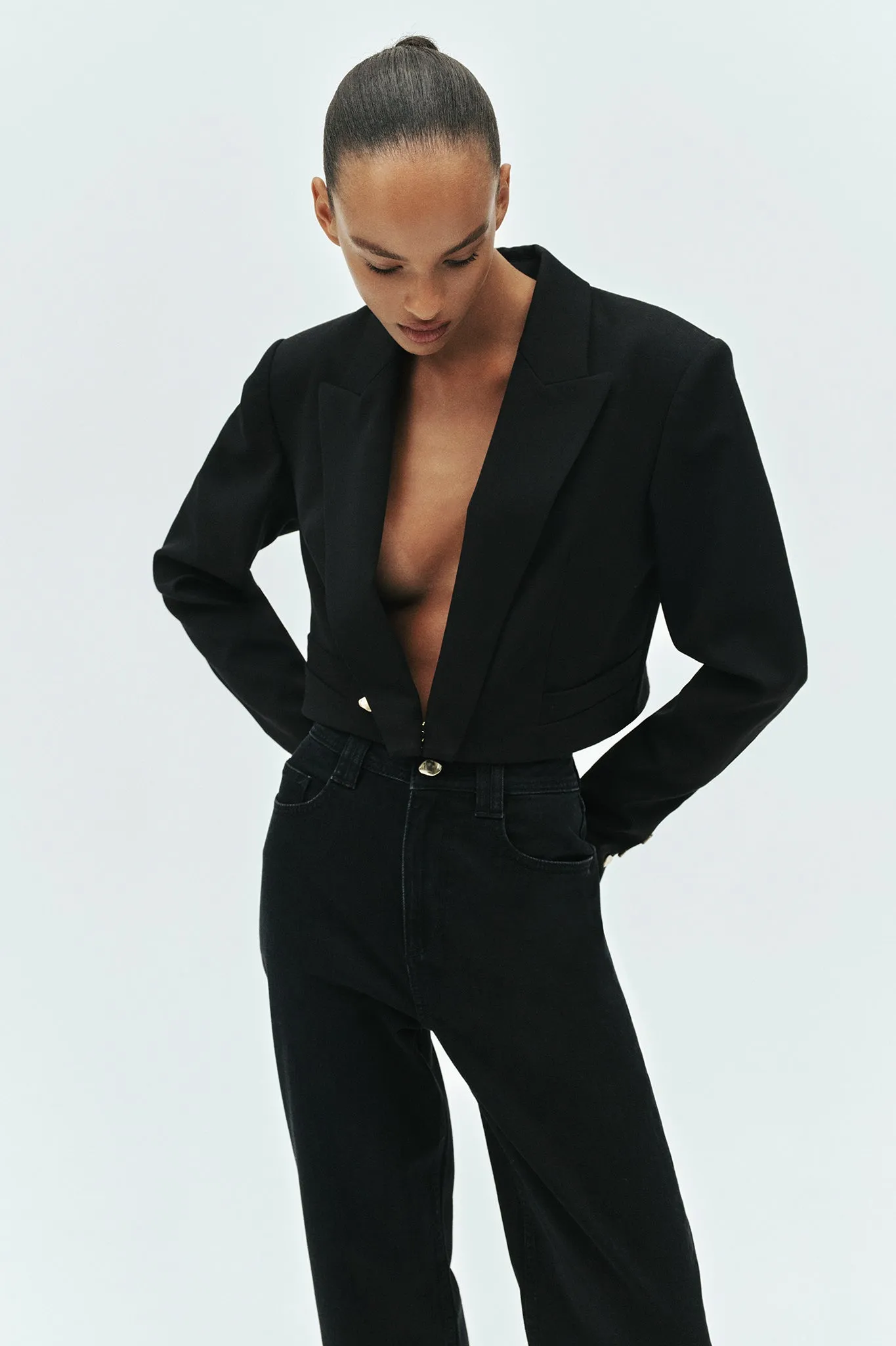 Ambriel Cropped Blazer
