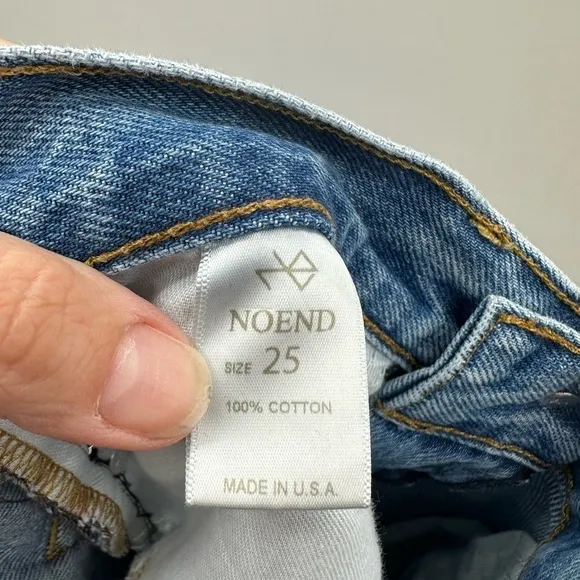 ANTHROPOLOGY NOEND SLIM NEWPORT Straight distressed med wash crop high jeans. 25