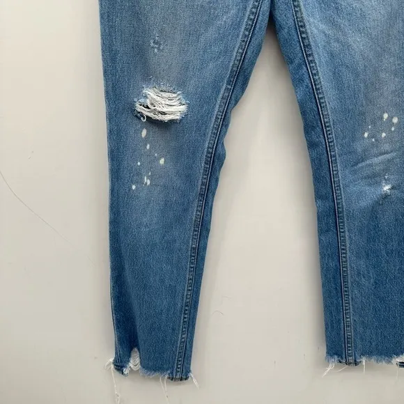 ANTHROPOLOGY NOEND SLIM NEWPORT Straight distressed med wash crop high jeans. 25