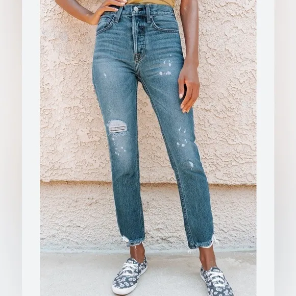 ANTHROPOLOGY NOEND SLIM NEWPORT Straight distressed med wash crop high jeans. 25