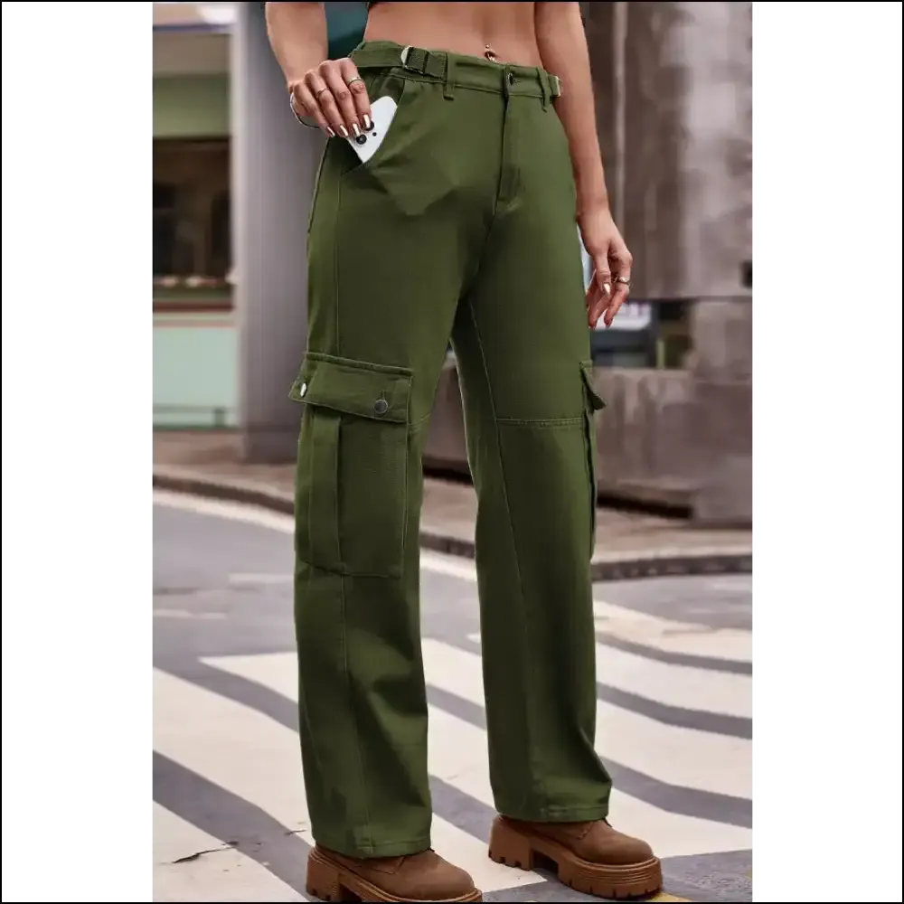 Buttoned Loose Fit Jeans: Because Life's too Short for Tight Pants