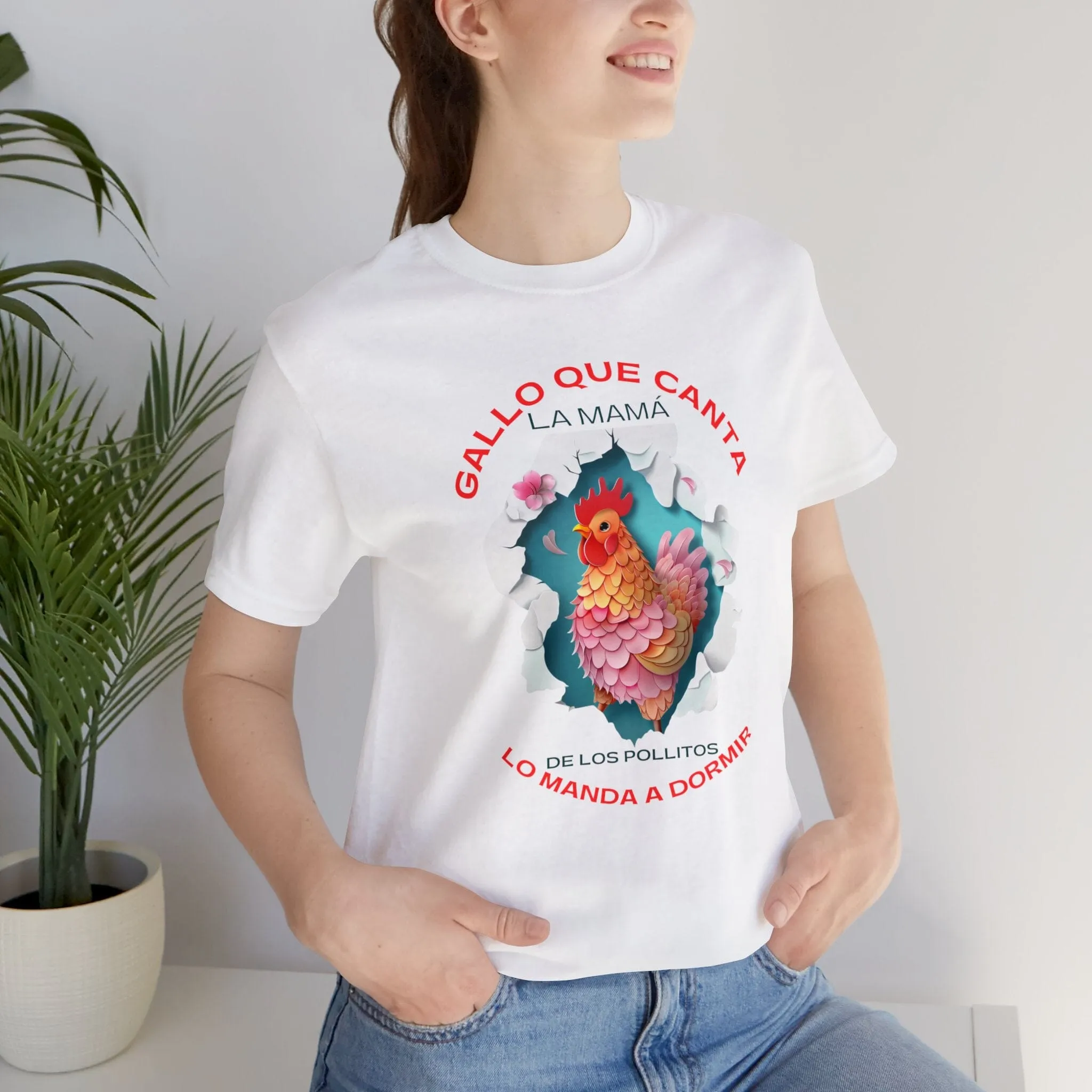 Camiseta Única 'Gallo que Canta' - El Poder de Mamá en un Diseño Exclusivo