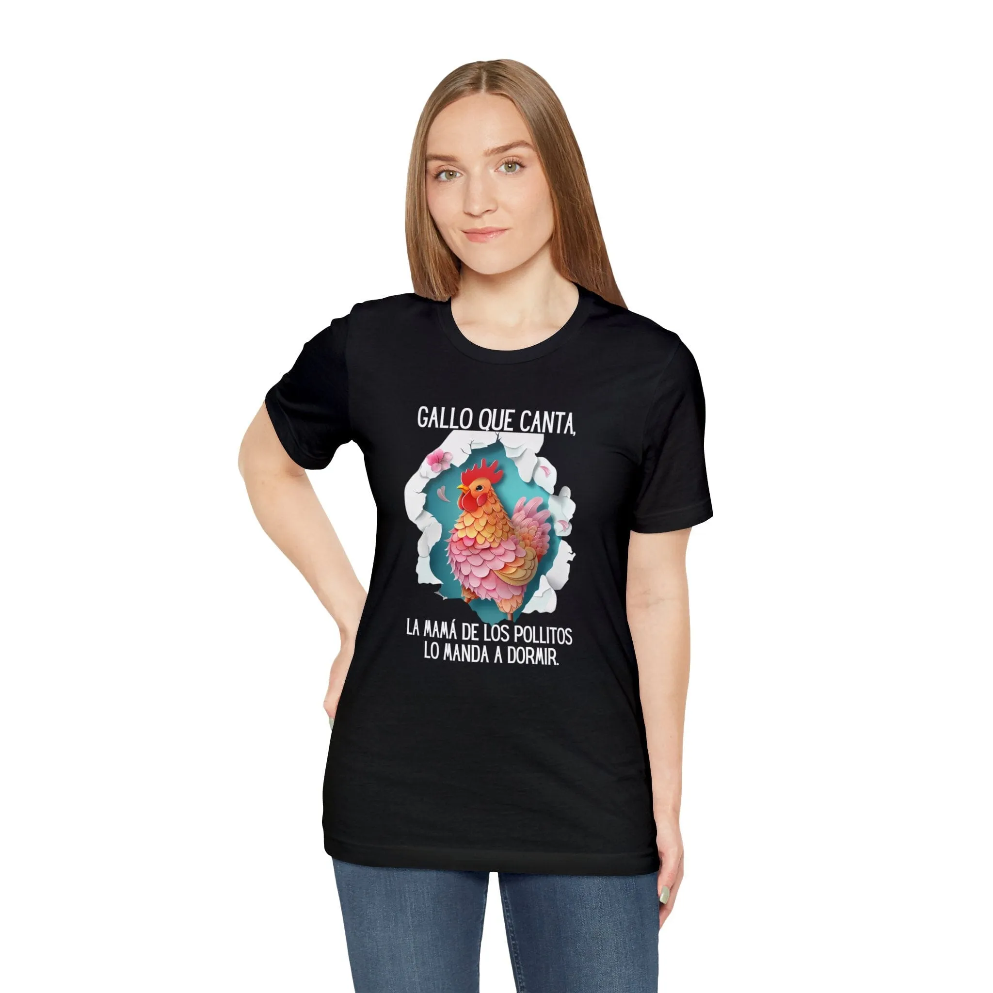 Camiseta Única 'Gallo que Canta' - El Poder de Mamá en un Diseño Exclusivo