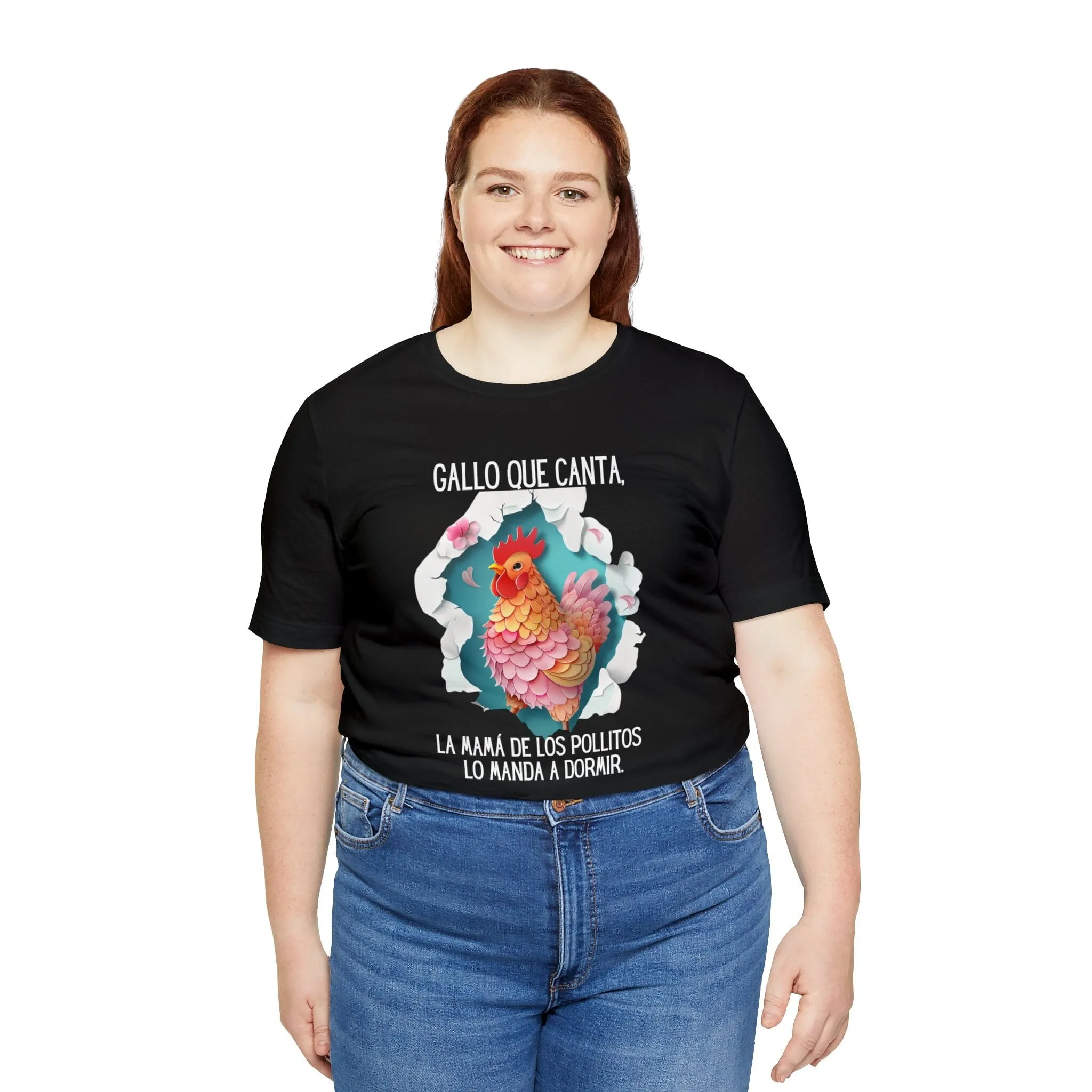 Camiseta Única 'Gallo que Canta' - El Poder de Mamá en un Diseño Exclusivo