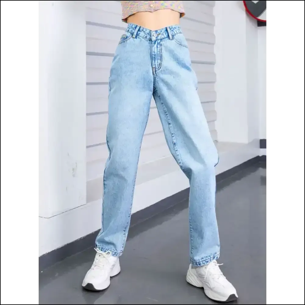 Chic Straight Leg Jeans: Confidence Boosters with Pockets for Days! 💁‍♀️✨