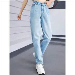 Chic Straight Leg Jeans: Confidence Boosters with Pockets for Days! 💁‍♀️✨