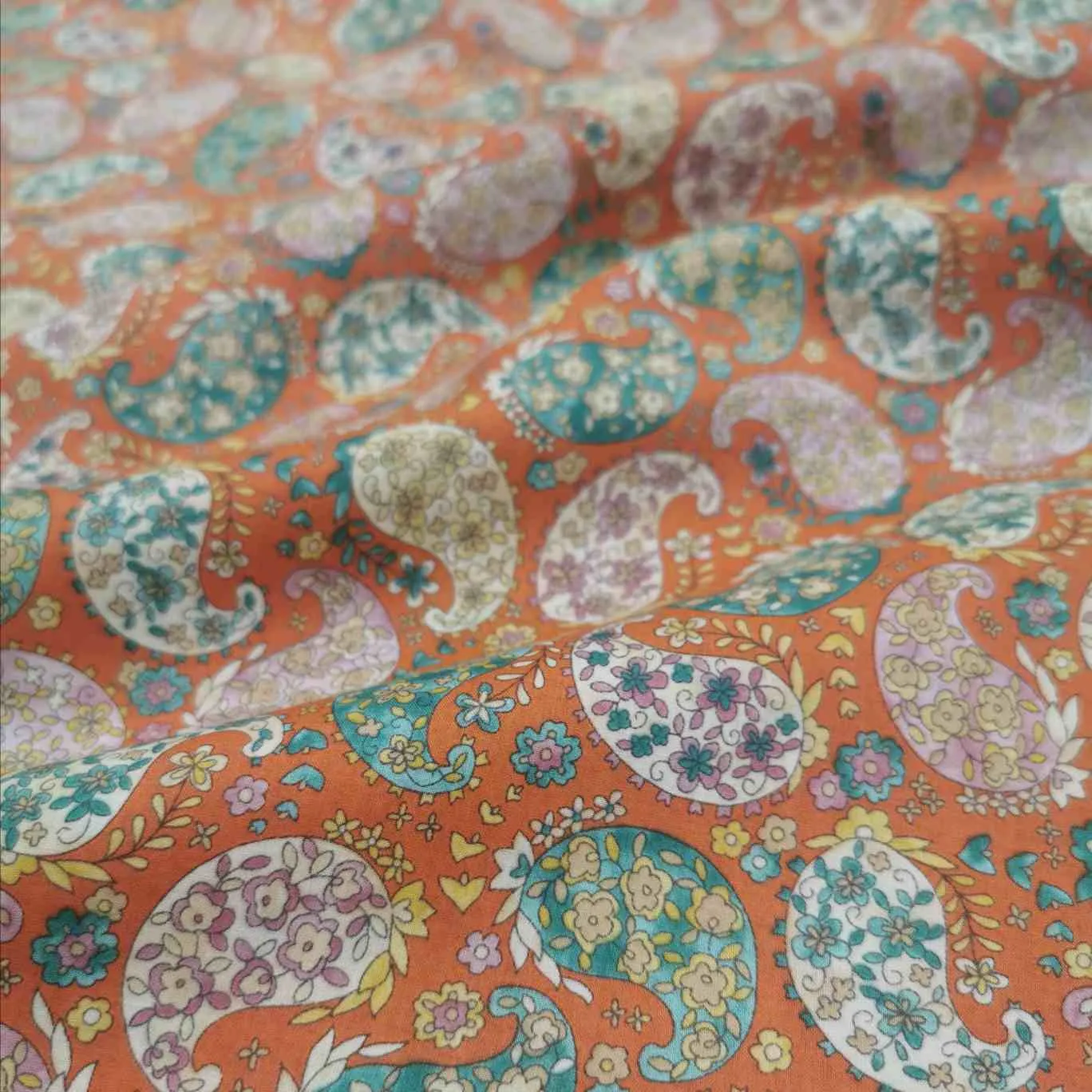 Cotton Lawn, Springtime Paisley