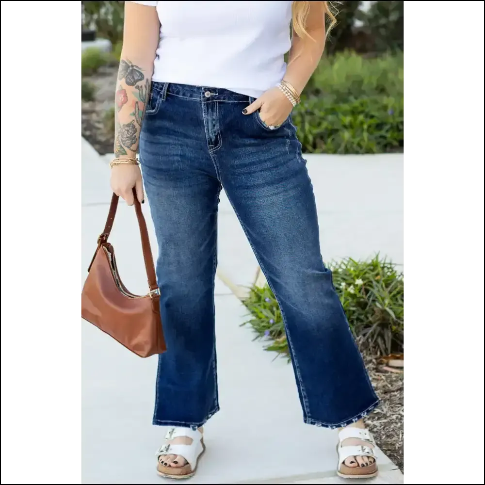 Dirty Blue Jeans: Head-turning Curves ! 💙 Needful Things