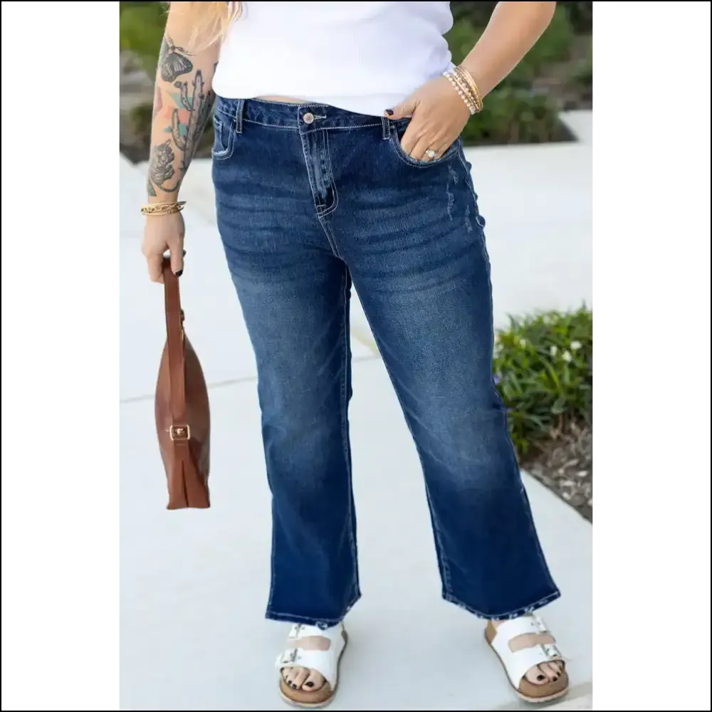Dirty Blue Jeans: Head-turning Curves ! 💙 Needful Things