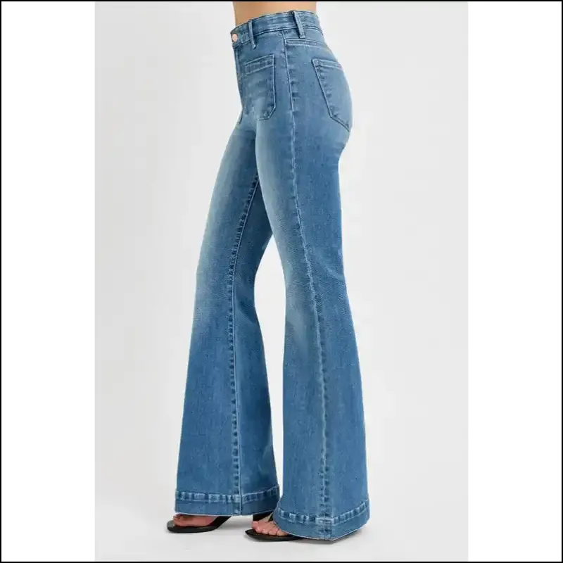 Flare your Confidence: Pocket Flare Jeans for Fashion Rebels 😎👖