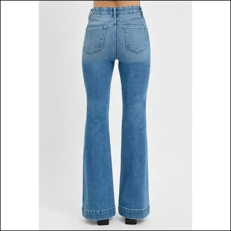 Flare your Confidence: Pocket Flare Jeans for Fashion Rebels 😎👖