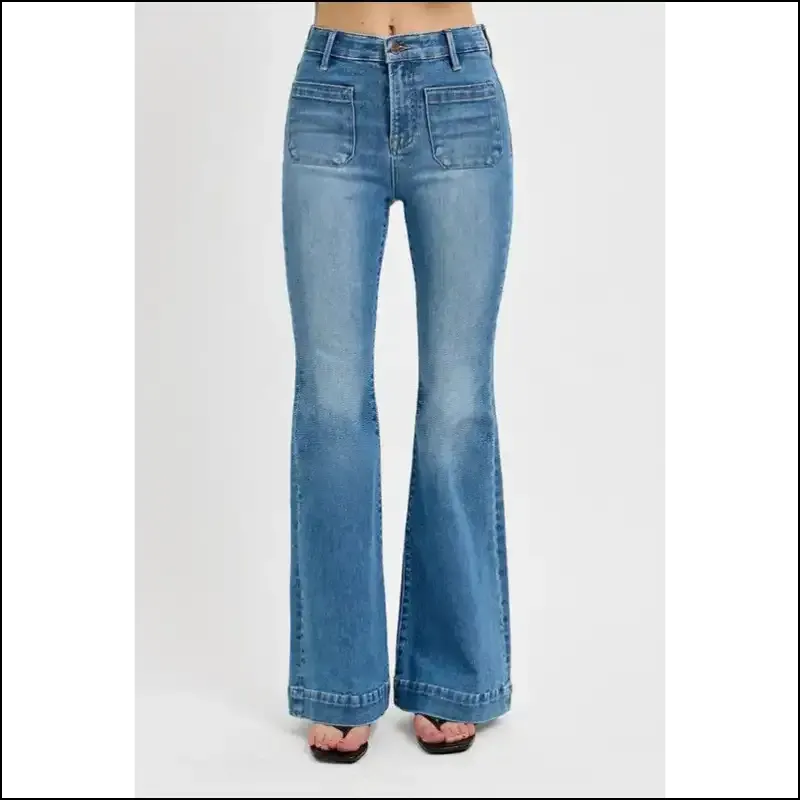 Flare your Confidence: Pocket Flare Jeans for Fashion Rebels 😎👖
