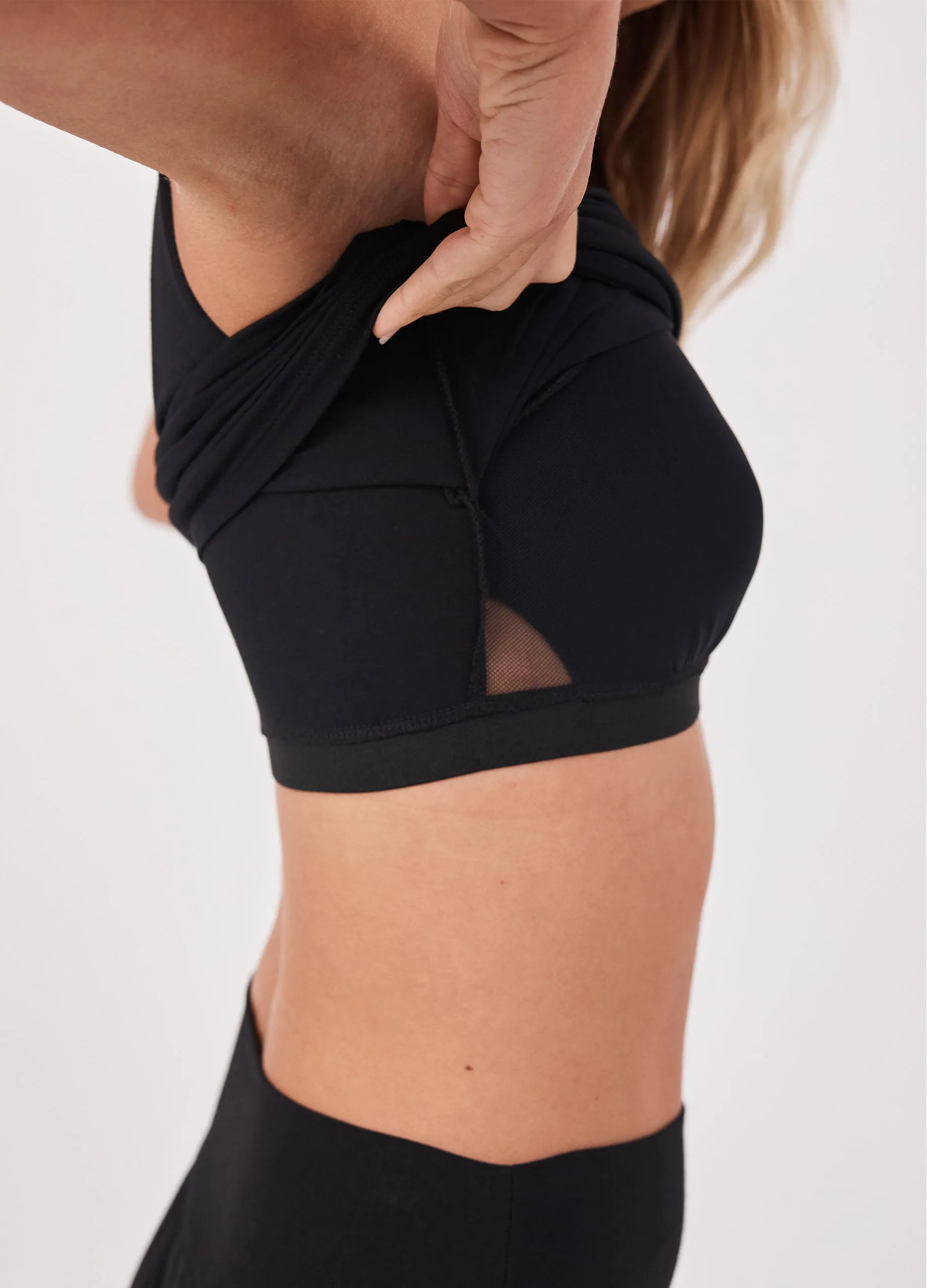 Flow Tank - Black