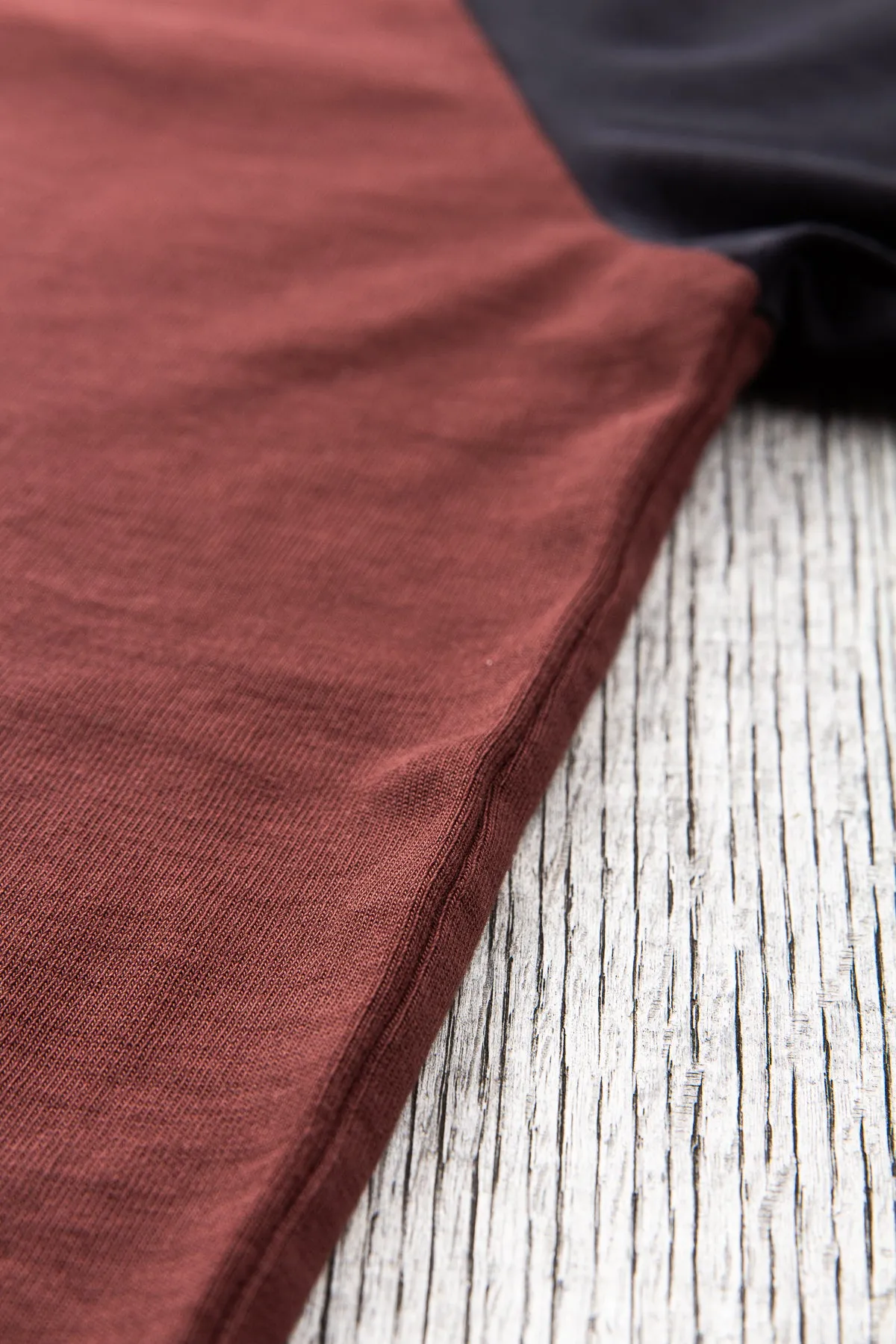 Indigofera Leon Raglan Sweater Sassafras Red / Marshall Black
