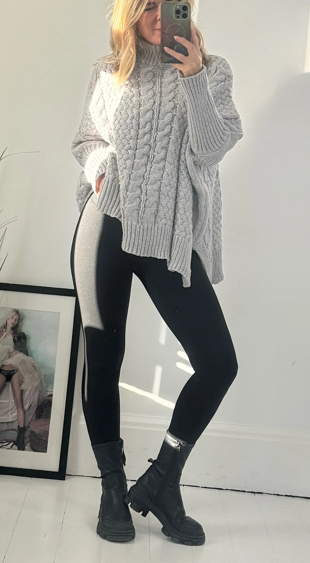 Matt black leggings