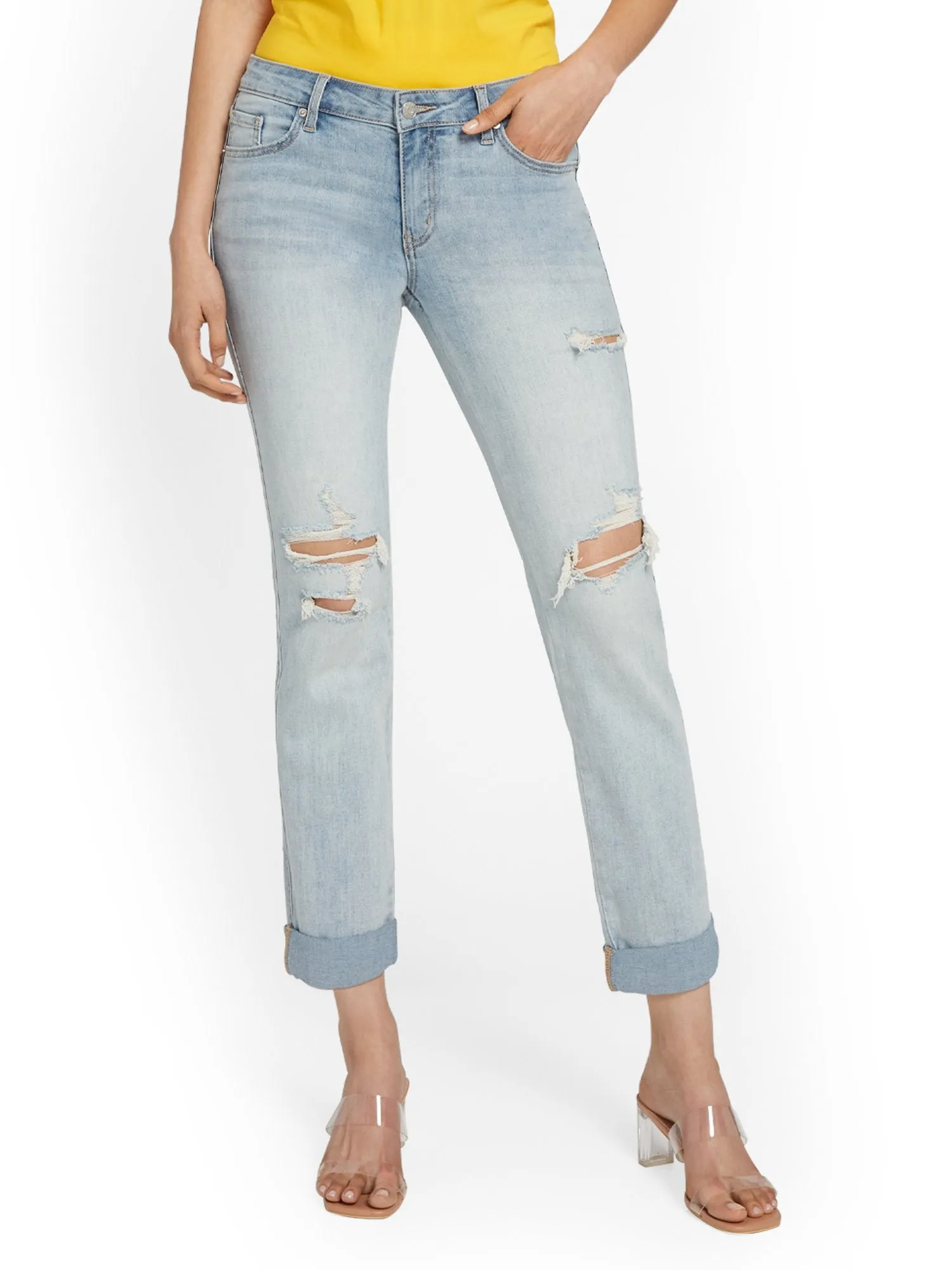 Mid-Rise Slim Boyfriend Jeans - Light Wash