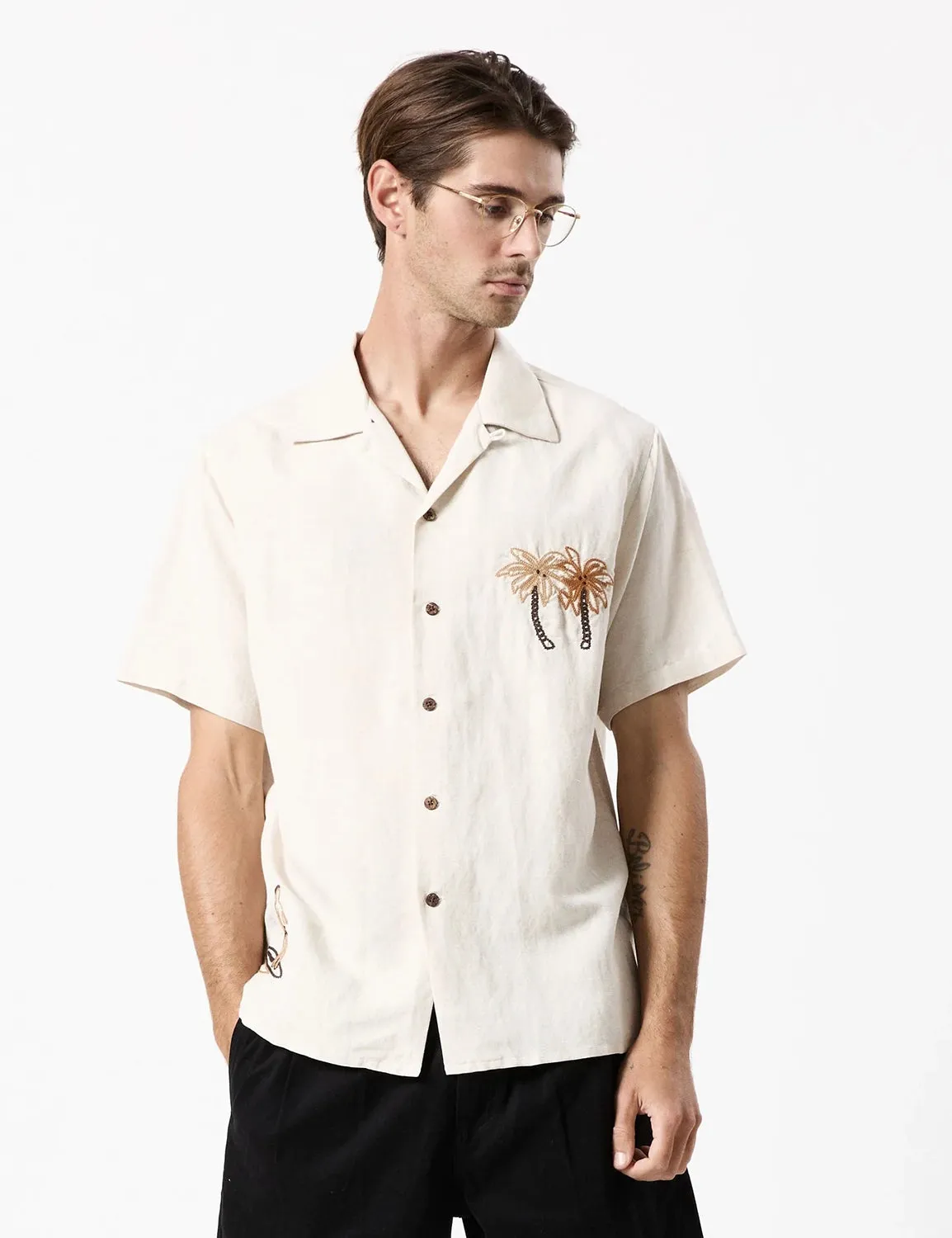 MR SIMPLE COCO EMBROIDERED CUBAN S/S BOWLER SHIRT BM043306