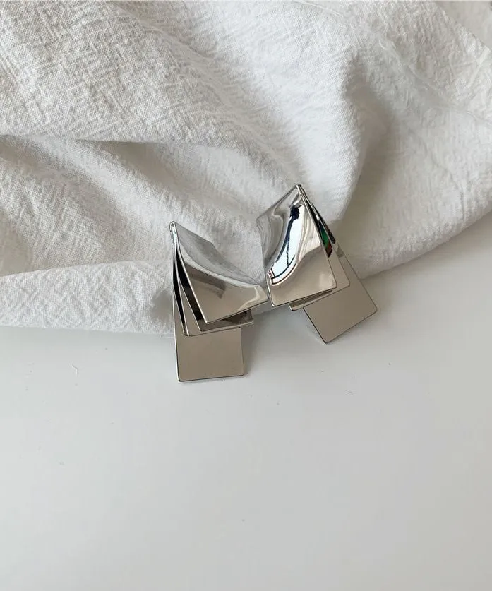 Niche Design Twisted Metal Sheet Earrings Geometric Simple