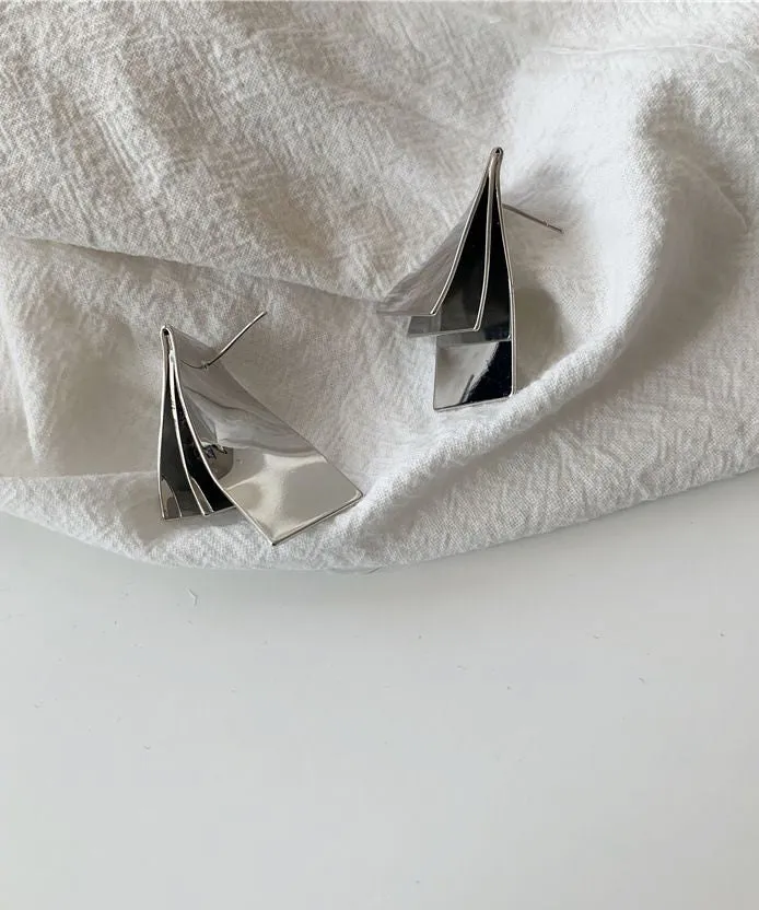 Niche Design Twisted Metal Sheet Earrings Geometric Simple