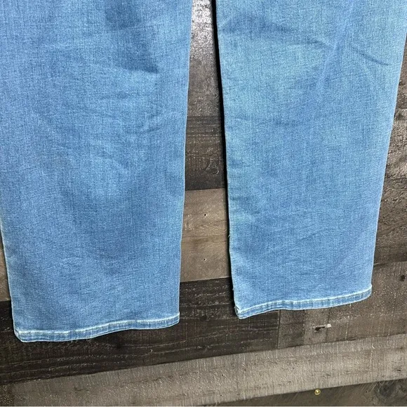 NYDJ Relaxed Straight Jeans in Clean Brookes