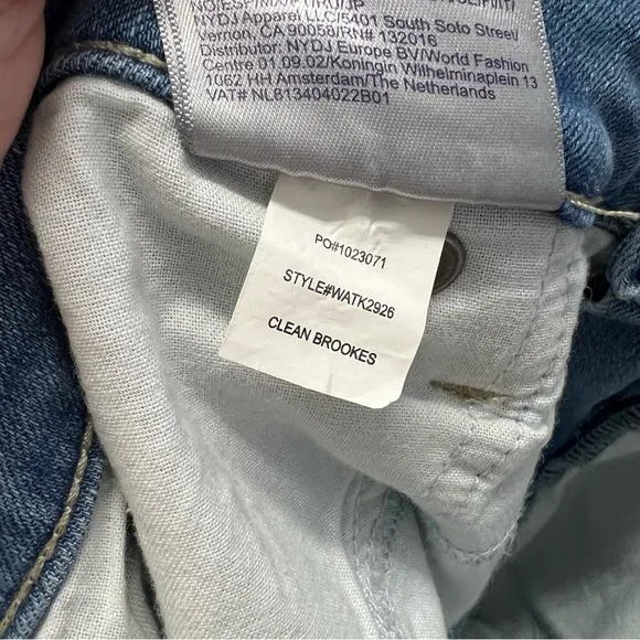 NYDJ Relaxed Straight Jeans in Clean Brookes