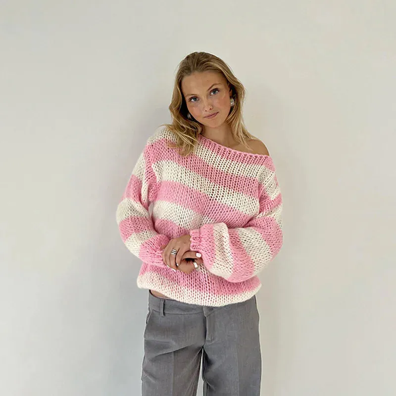 Relaxed Fit Long-Sleeve Knit Sweater: Versatile and Casual