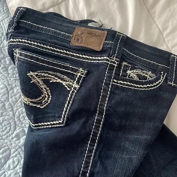 Silver Jeans Frances sz27 x 31 thick stitch flare low/mid rise dark wash EUC