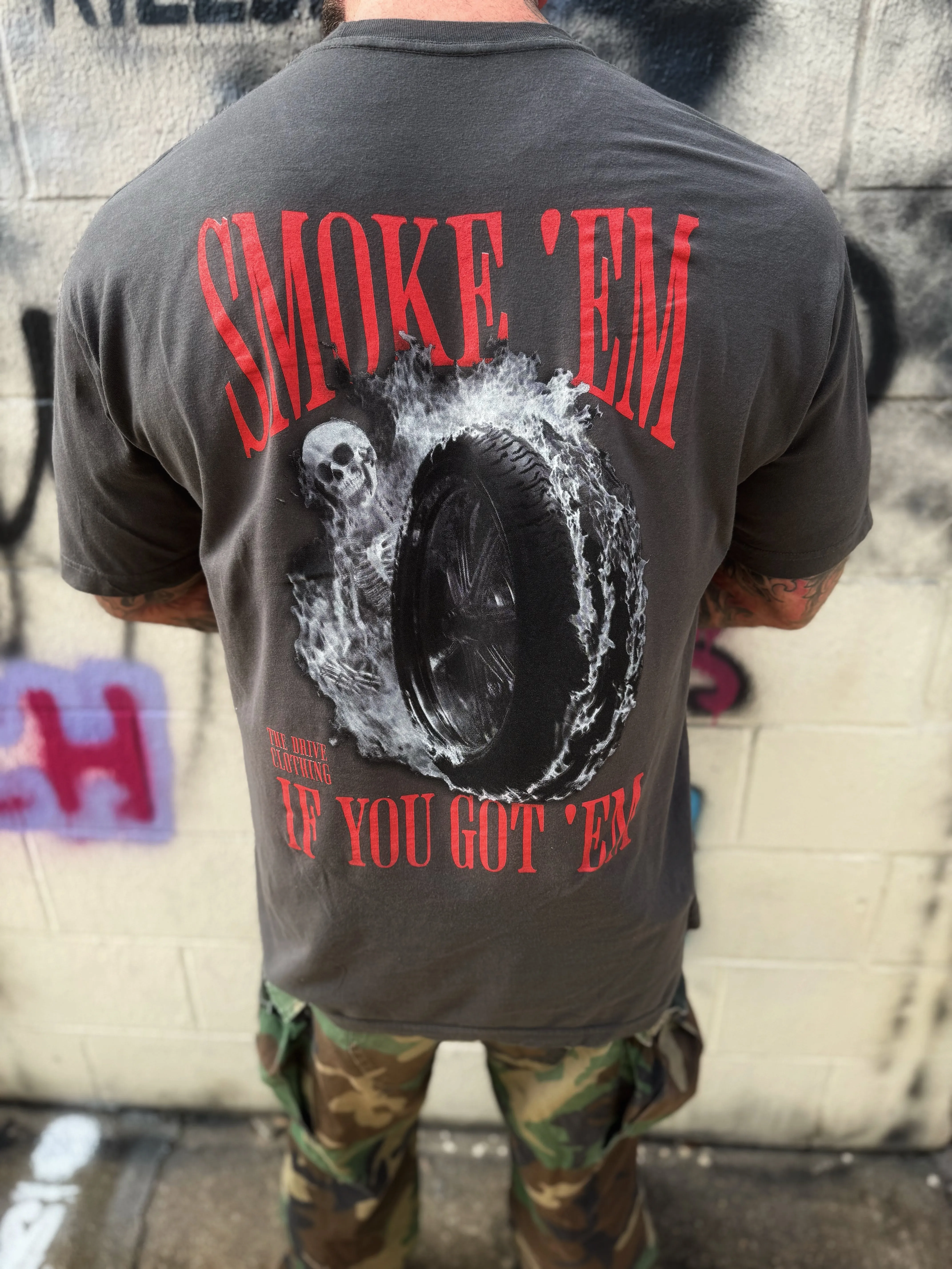 SMOKE E'M VINTAGE TEE *PEPPER*