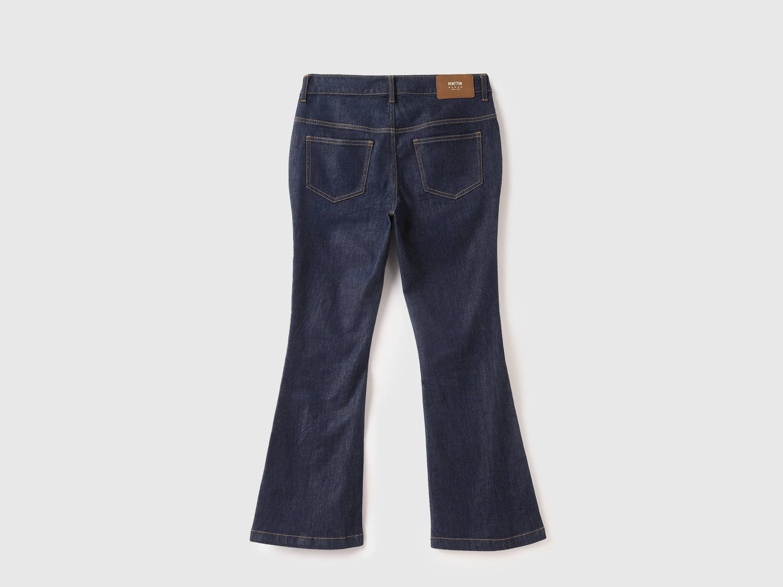 Solid Boot-leg Fit Jeans