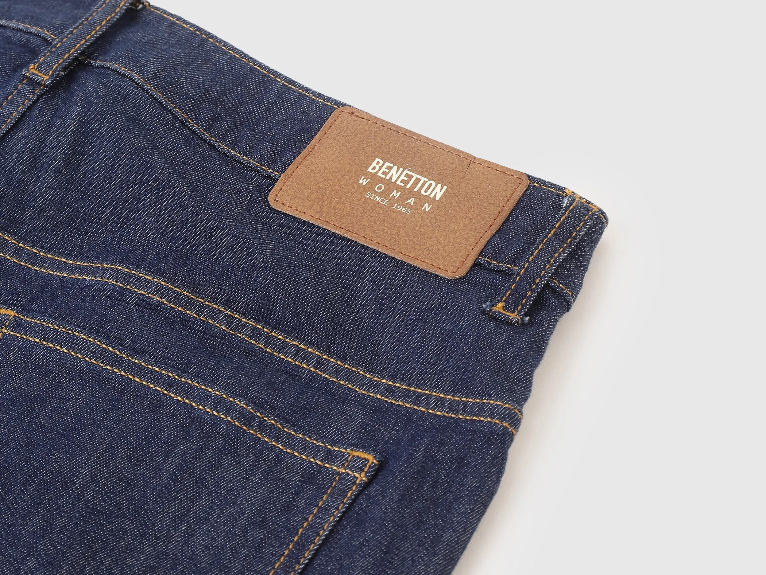 Solid Boot-leg Fit Jeans