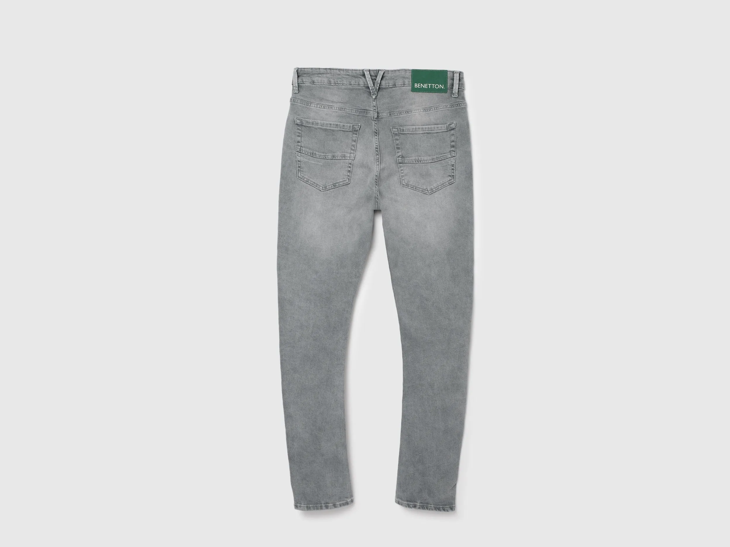 Solid Pattern Carrot Fit Jeans