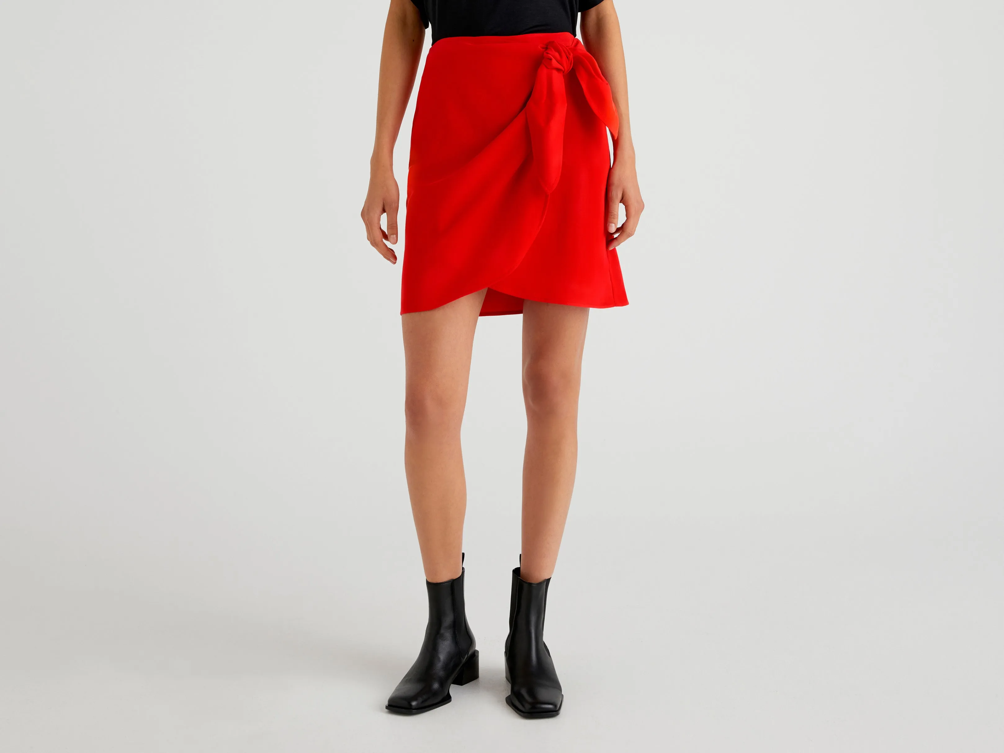 Women Solid Regular Fit Skirt